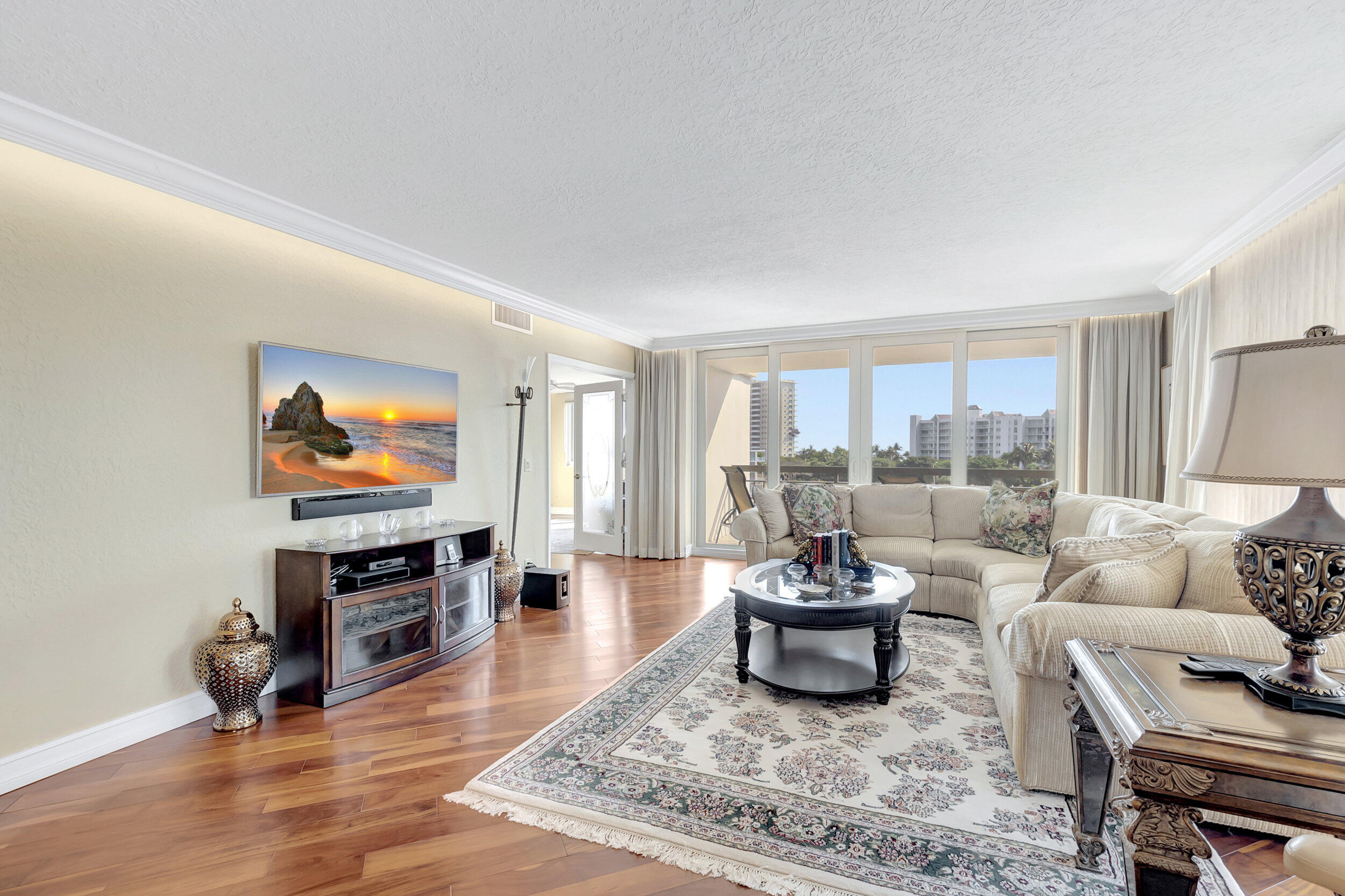 901 East Camino Real, Unit 5C Boca Raton, FL 33432 - Photo 25 of 68 LIVING ROOM