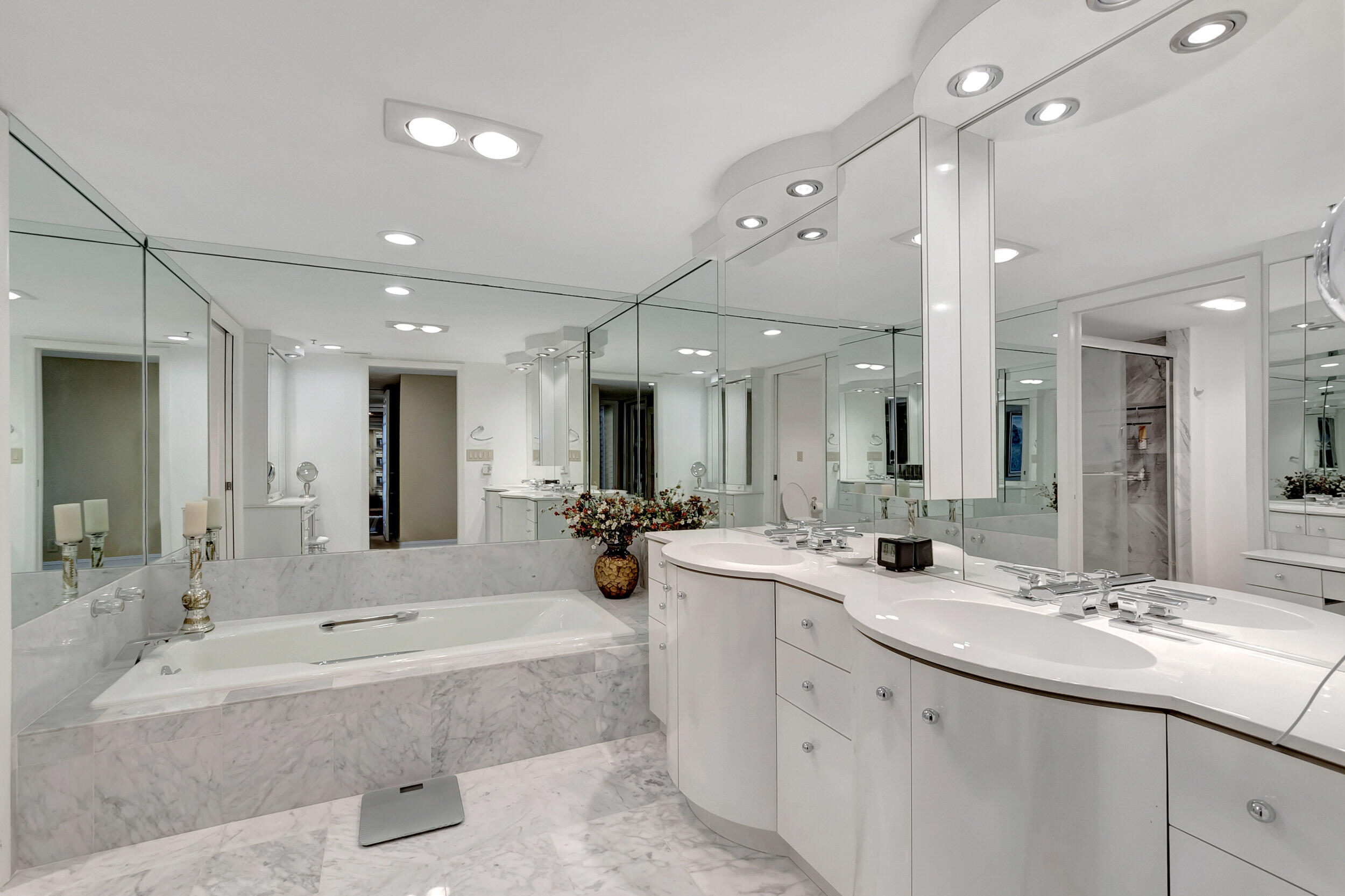 901 East Camino Real, Unit 5C Boca Raton, FL 33432 - Photo 35 of 68 MAIN BATHROOM