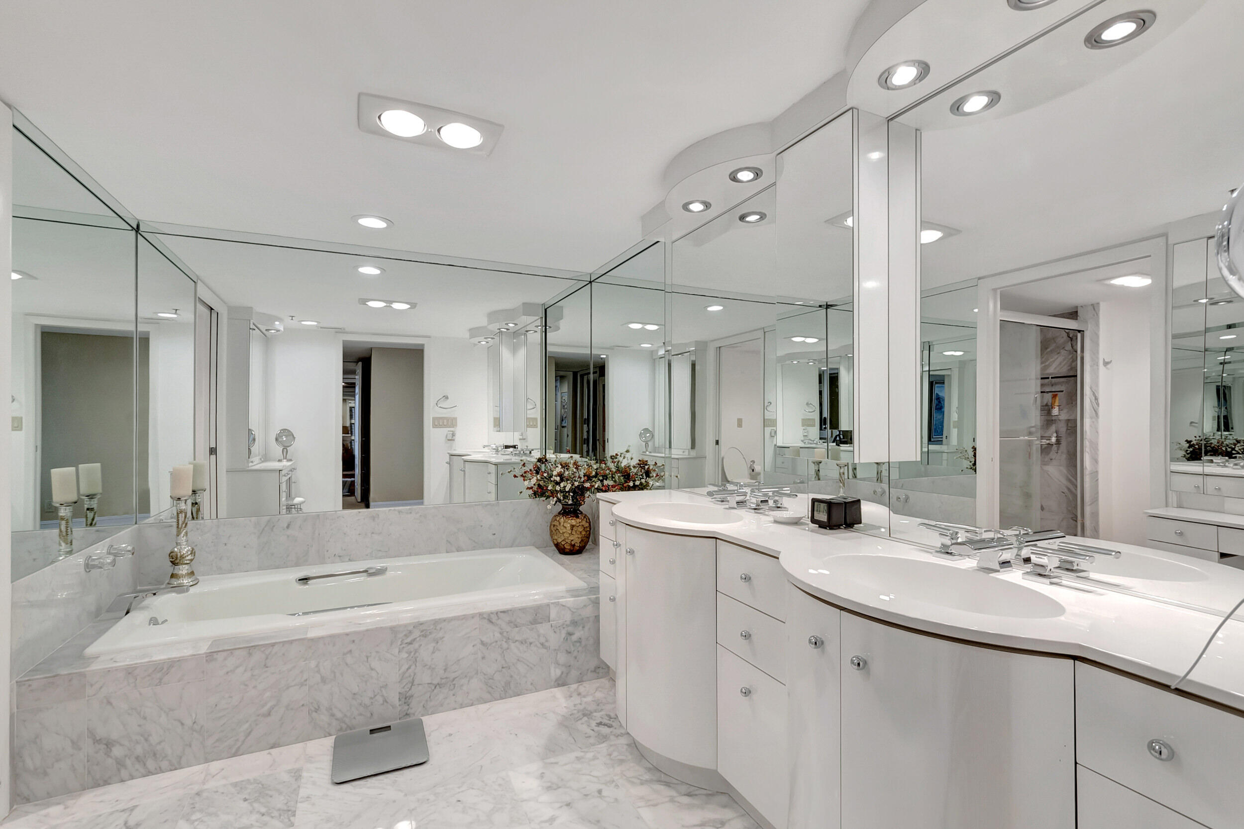 901 East Camino Real, Unit 5C Boca Raton, FL 33432 - Photo 36 of 68 MAIN BATHROOM