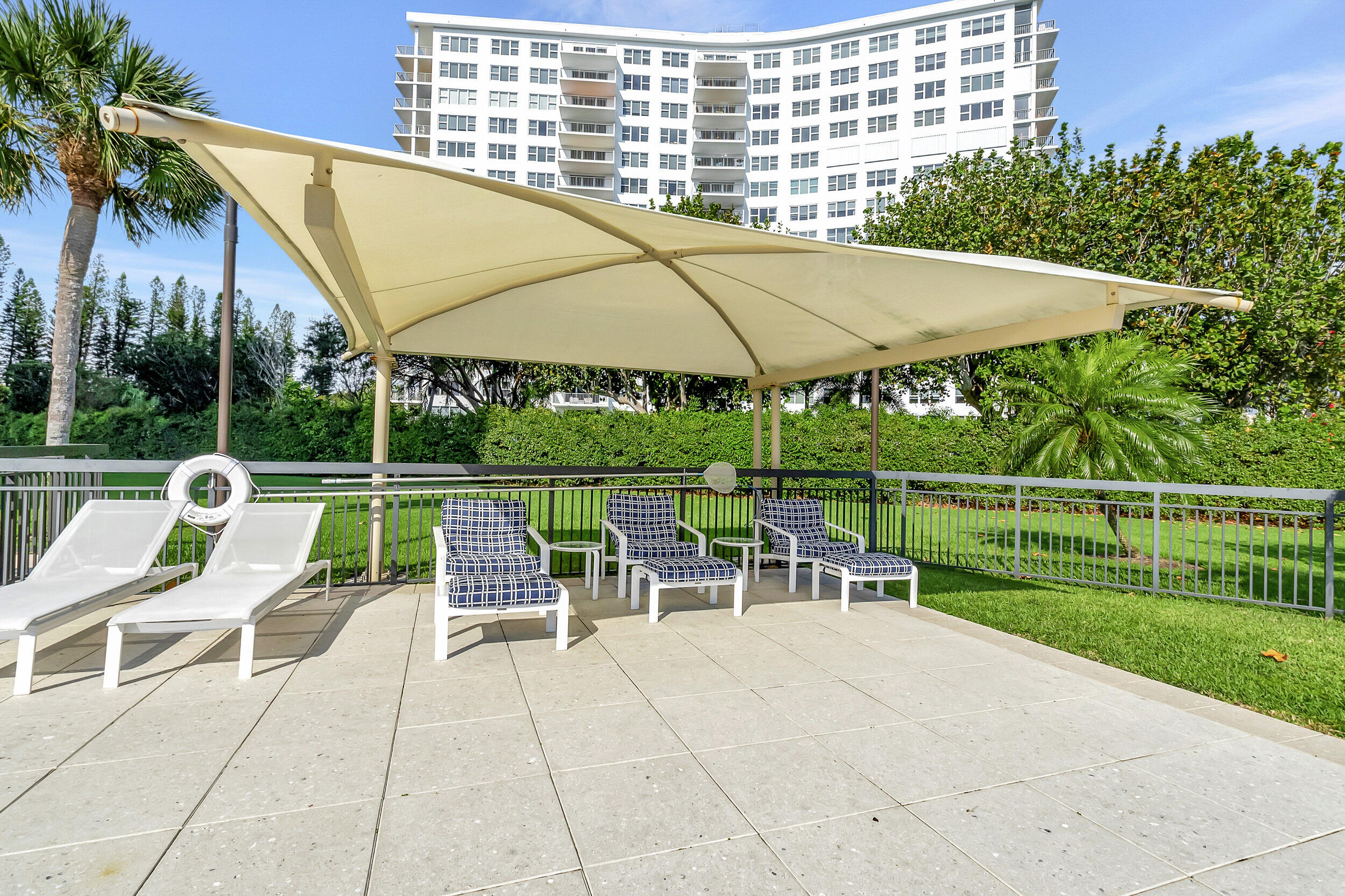 901 East Camino Real, Unit 5C Boca Raton, FL 33432 - Photo 46 of 68 POOL AREA