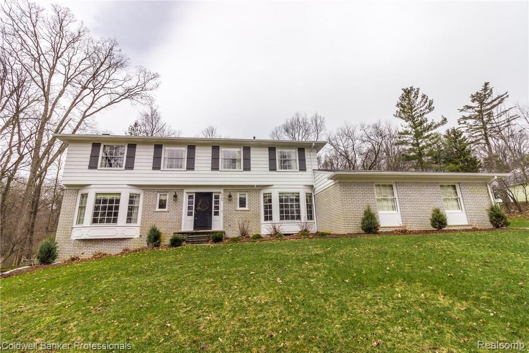 5760 Cobb Creek Road Rochester, MI 48306 - Photo 1 of 27 Exteriors-4.jpg