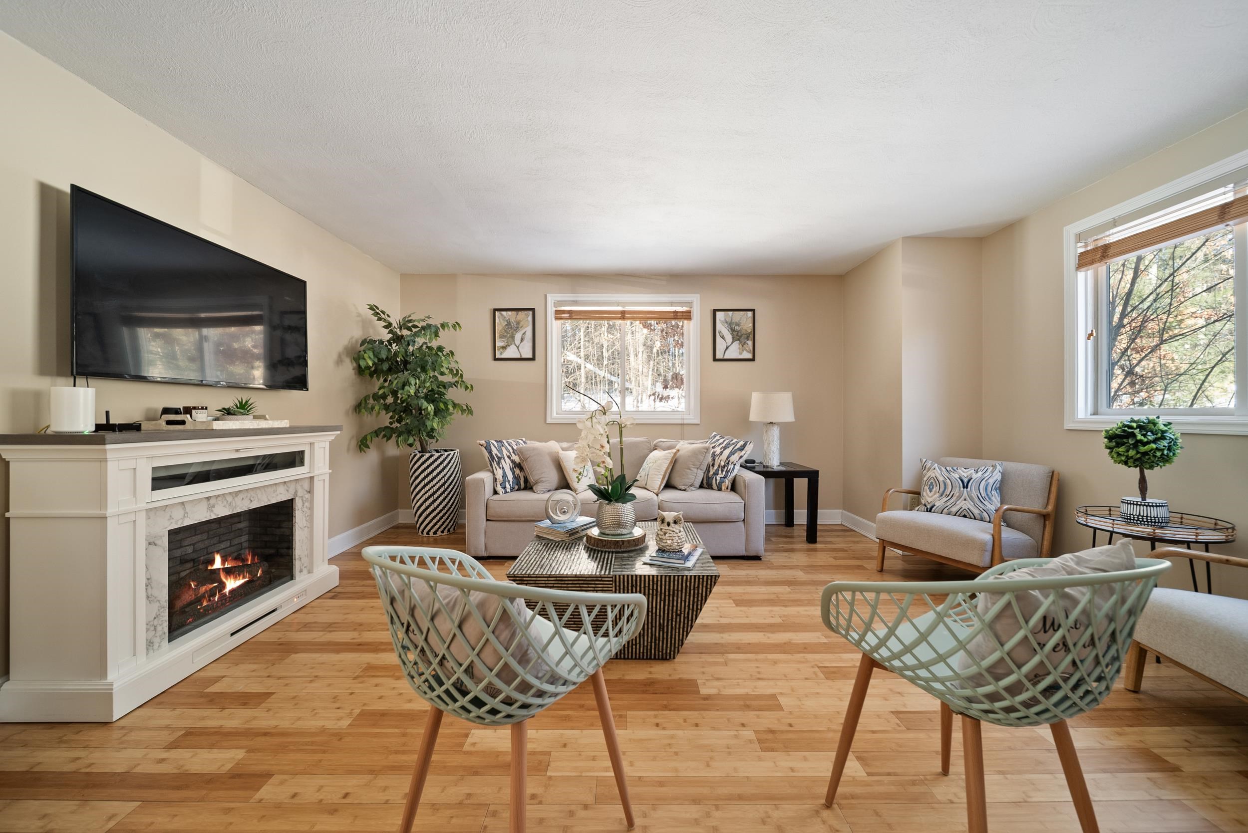 8 Standish Way, Unit 8 Amherst, NH 03031 - Photo 5 of 42