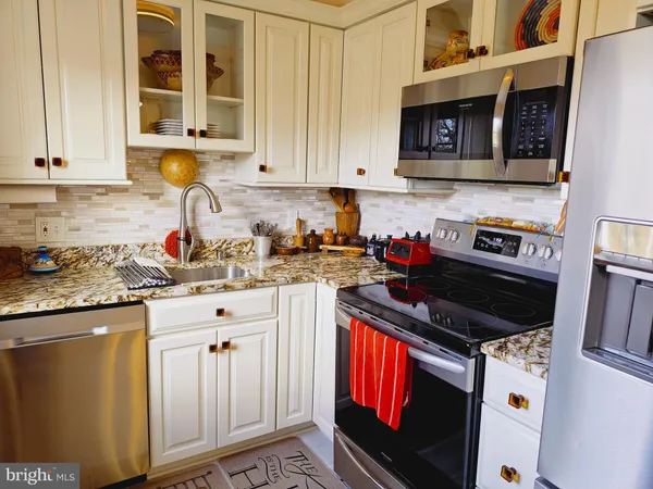 $484,999 | 3432 South Wakefield Street, Unit B1, Arlington, VA 22206