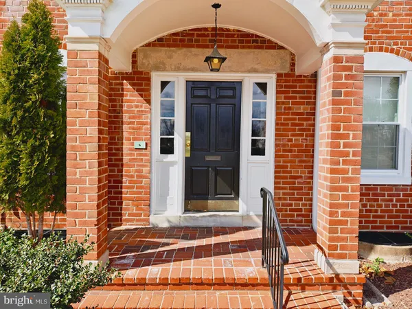 $484,999 | 3432 South Wakefield Street, Unit B1, Arlington, VA 22206