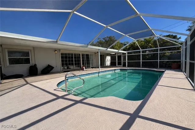 $2,495 | 1010 Southeast 43rd Terrace, Cape Coral, FL 33904