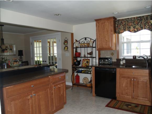 12 Gordon Road Derry, NH 03038 - Photo 3 of 18