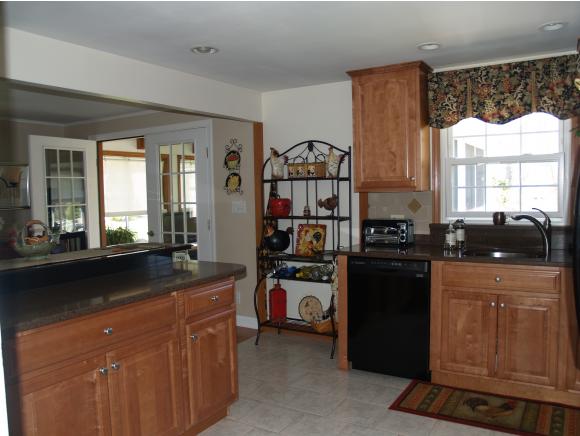 12 Gordon Road Derry, NH 03038 - Photo 5 of 18