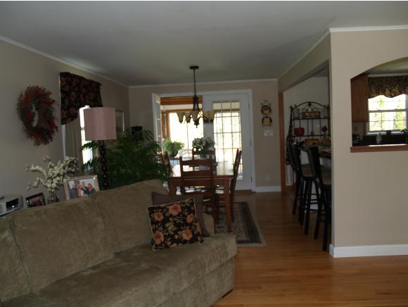 12 Gordon Road Derry, NH 03038 - Photo 7 of 18