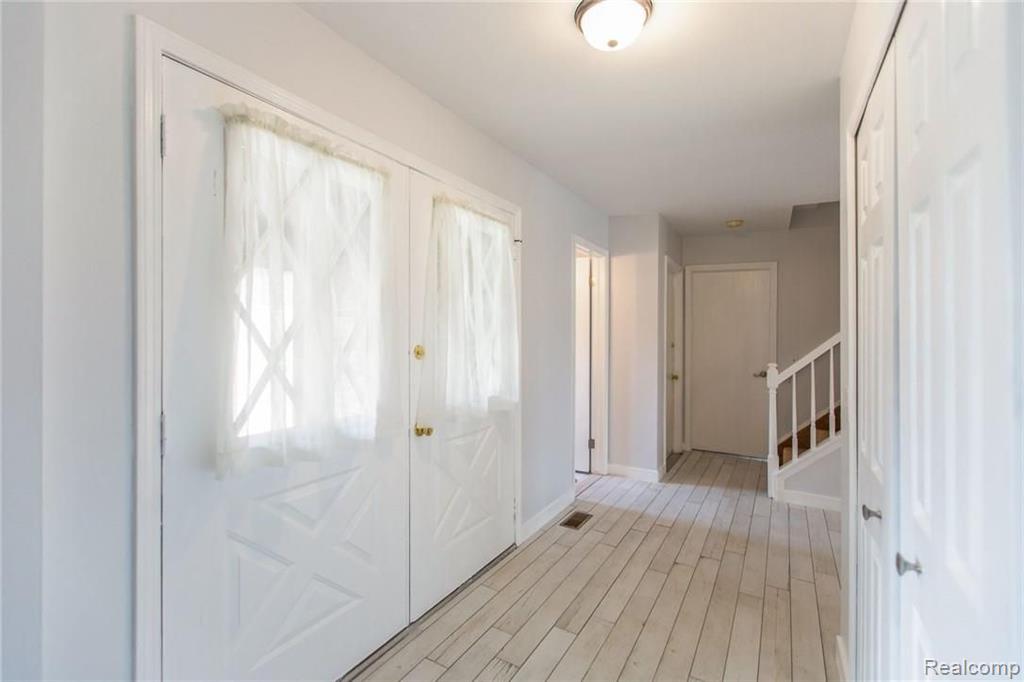 2269 Norton Road Rochester Hills, MI 48307 - Photo 2 of 31