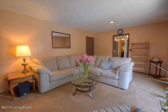 9002 Cardiff Road Louisville, KY 40242 - Photo 33 of 48 9002 Cardiff -33