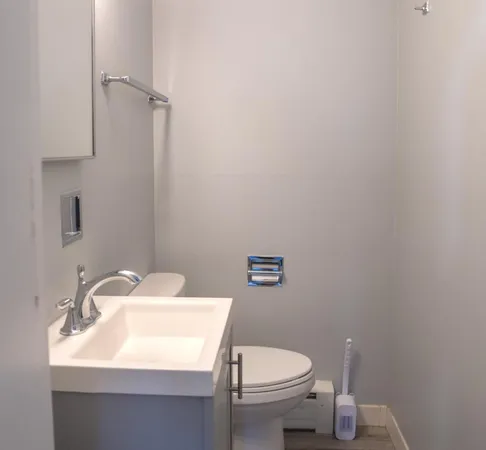 $1,780 | 2602 Central Street, Unit 2D, Evanston, IL 60201