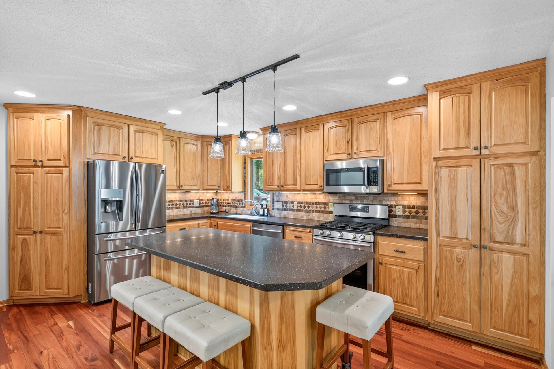 2649 Hillview Road Mounds View, MN 55112 - Photo 10 of 46