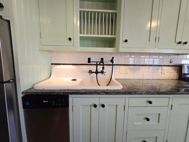 $2,200 | 383 Birch Hill Road, New Durham, NH 03855