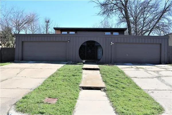 $1,600 | 6321 Walraven Circle, Fort Worth, TX 76133