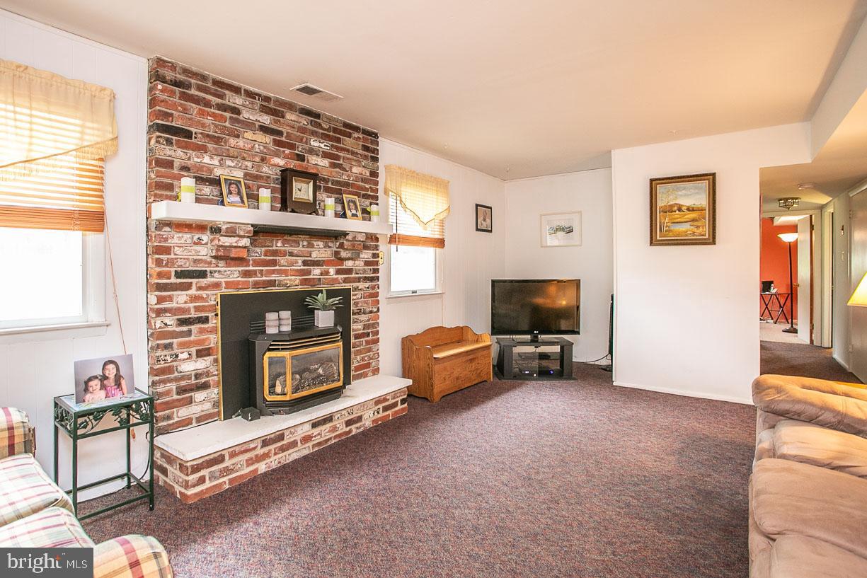 3119 Taft Road Norristown, PA 19403 - Photo 16 of 38 Family Room