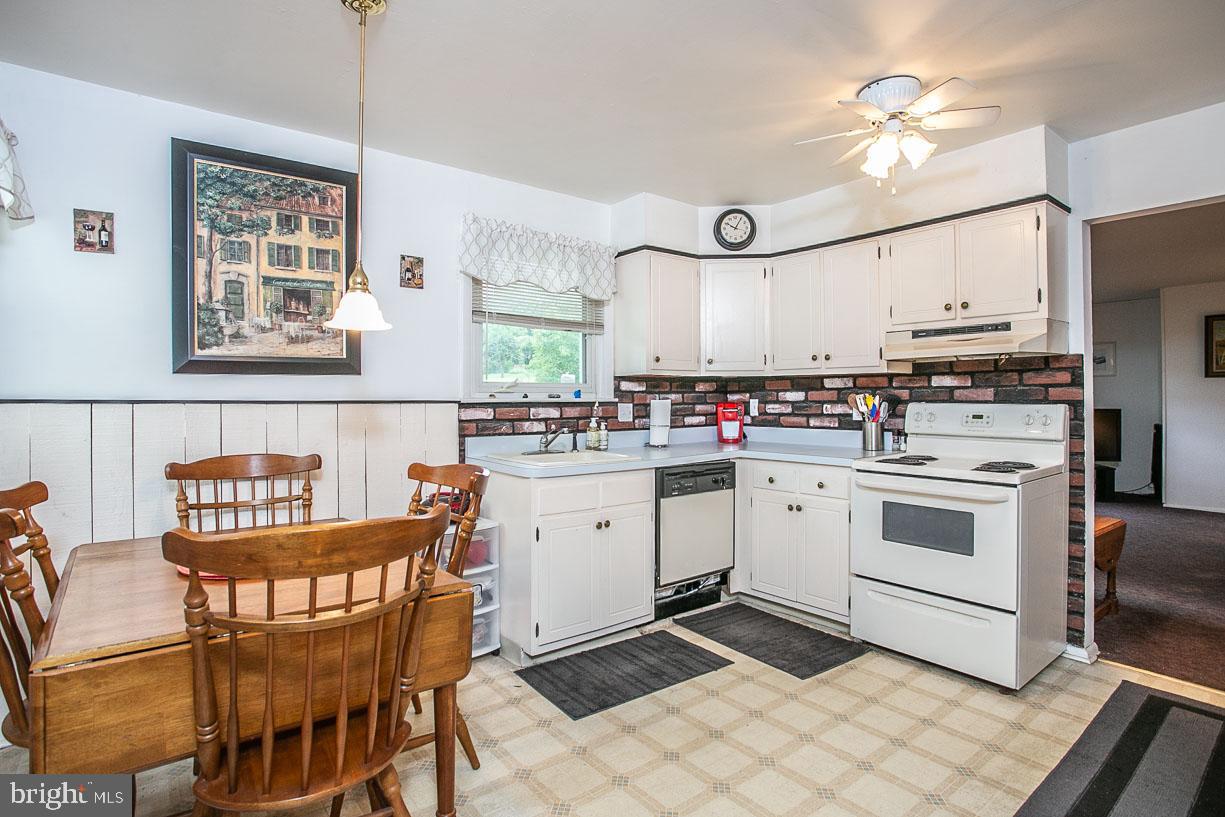 3119 Taft Road Norristown, PA 19403 - Photo 18 of 38 Kitchen