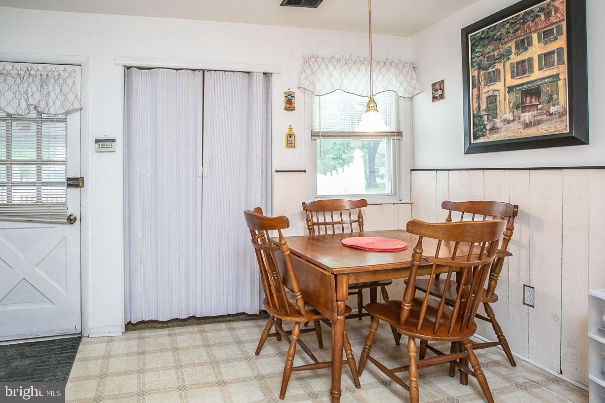 3119 Taft Road Norristown, PA 19403 - Photo 19 of 38 Kitchen Dining area - bifold doors open to laundry