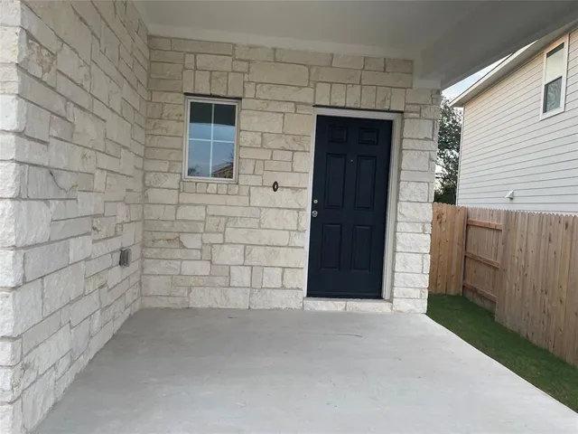 $1,895 | 66 Bent Trl Lane, Georgetown, TX 78628