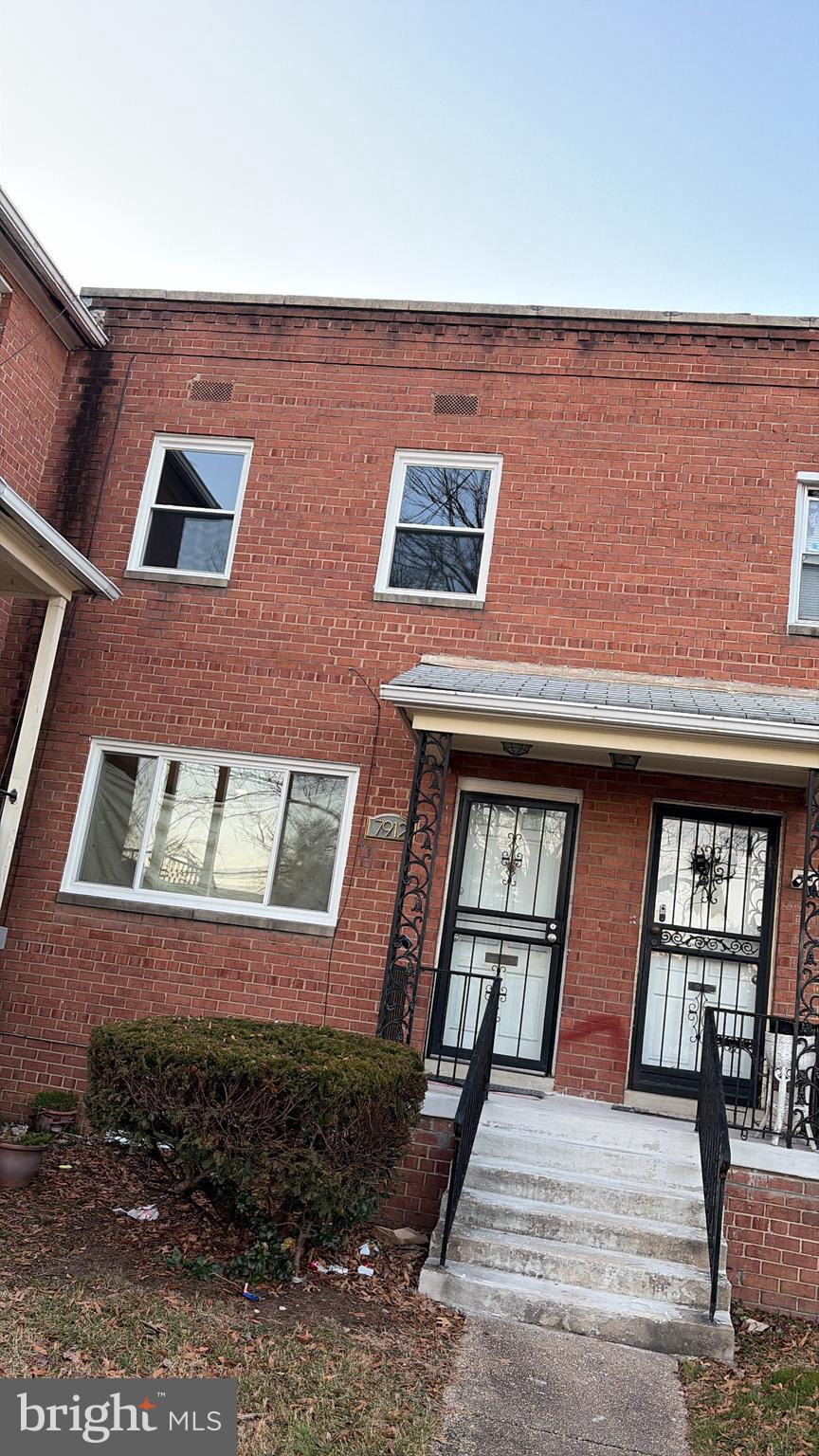 Front view of brick townhouse