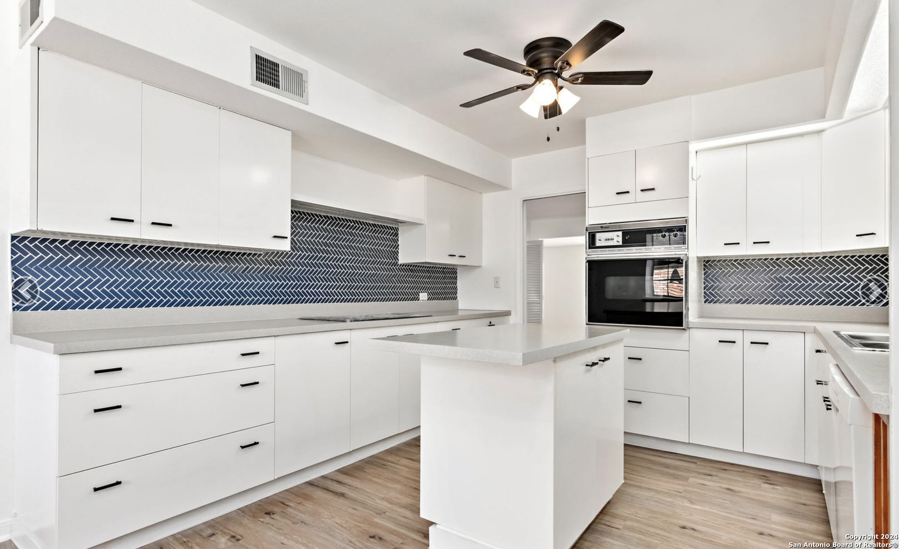 7500 Callaghan Road, Unit 152 San Antonio, TX 78229 - Photo 2 of 23