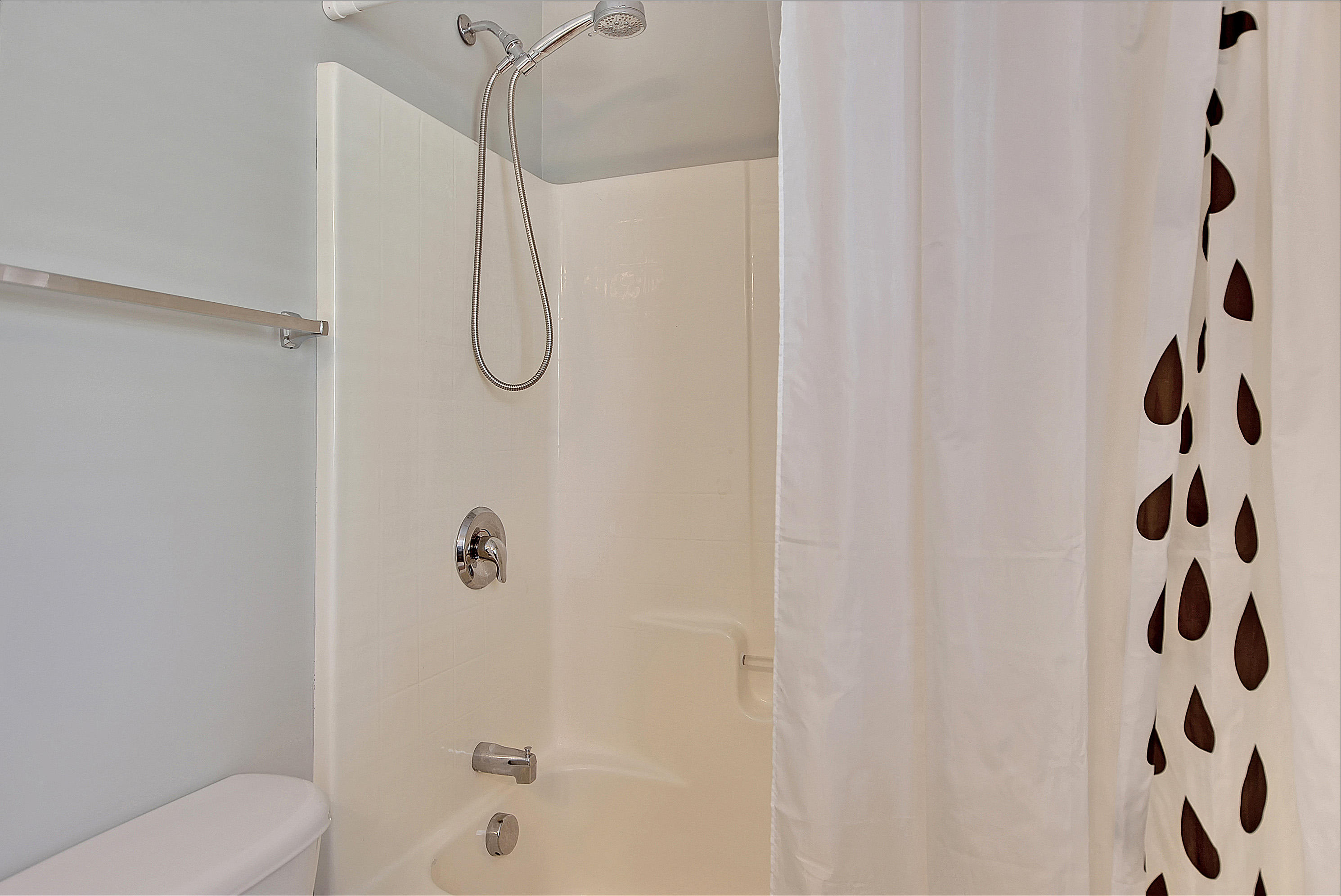 105 Tea Farm Way Wando, SC 29492 - Photo 23 of 35 Upstairs Guest Bath