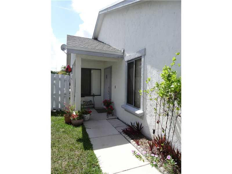 21613 Yellowstone Park Drive Boca Raton, FL 33428 - Photo 25 of 35 Exterior Front