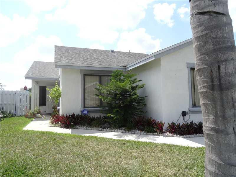 21613 Yellowstone Park Drive Boca Raton, FL 33428 - Photo 3 of 35 Exterior Front