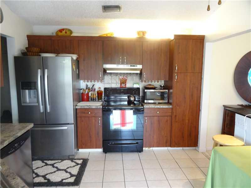 21613 Yellowstone Park Drive Boca Raton, FL 33428 - Photo 5 of 35 Kitchen