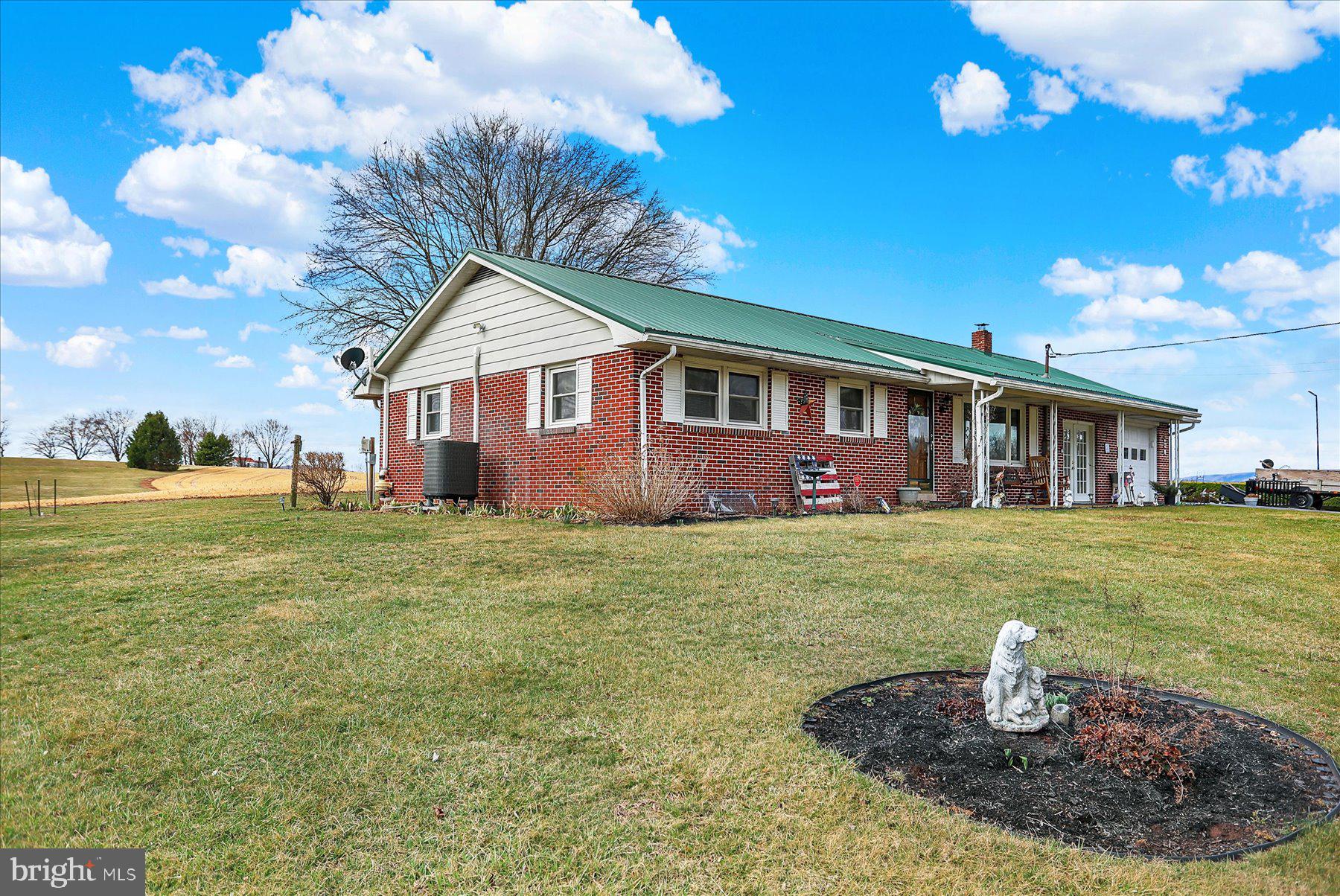 26 West Shortcut Road Newport, PA 17074 - Photo 3 of 37 a front view of a house with garden