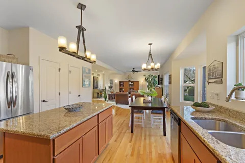 $799,900 | 699 South Stone Rdg Drive, Lake Geneva, WI 53147