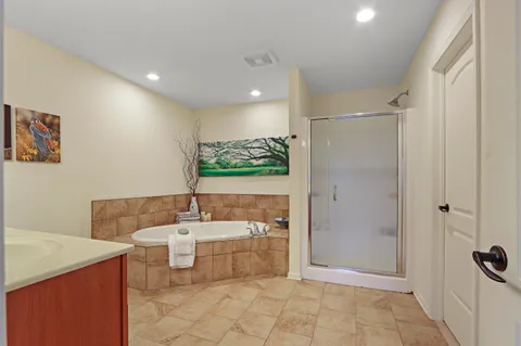 $799,900 | 699 South Stone Rdg Drive, Lake Geneva, WI 53147