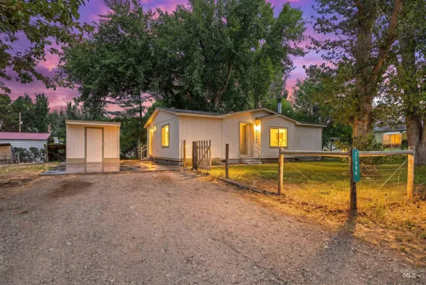 $325,000 | 31994 Hyde Street, Bruneau, ID 83604