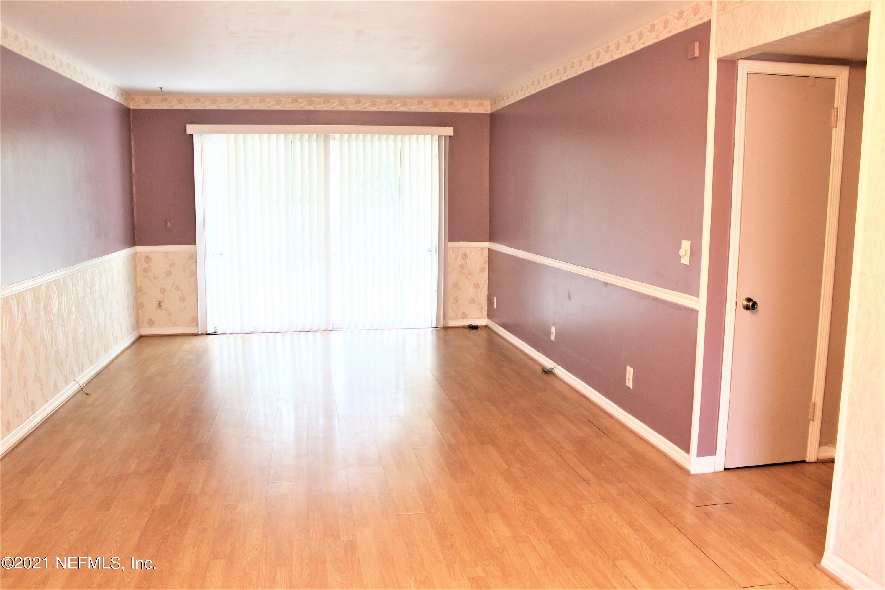 1557 El Prado Road, Unit 4 Jacksonville, FL 32216 - Photo 2 of 9 Living_2(1)