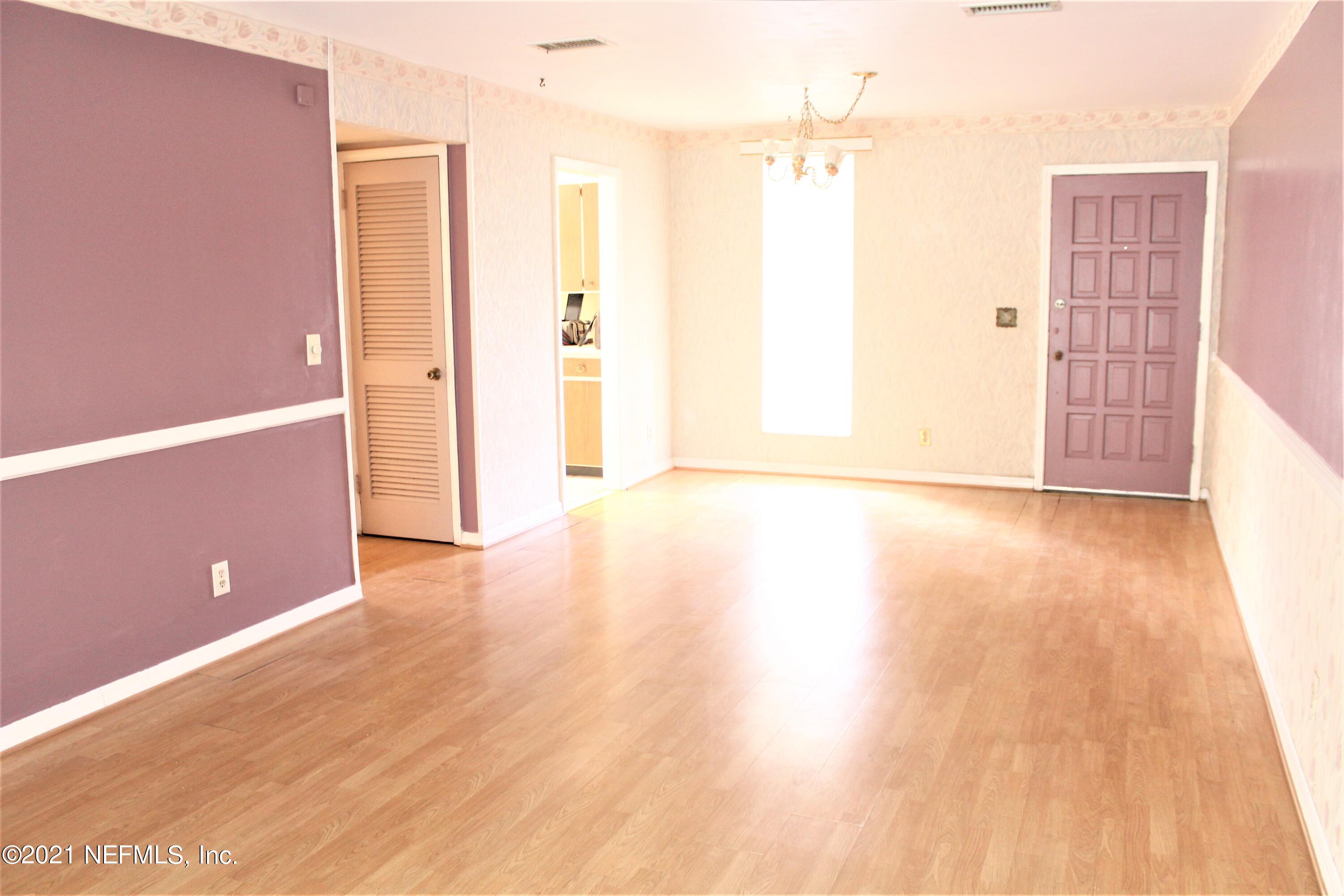 1557 El Prado Road, Unit 4 Jacksonville, FL 32216 - Photo 3 of 9 dining_1(1)