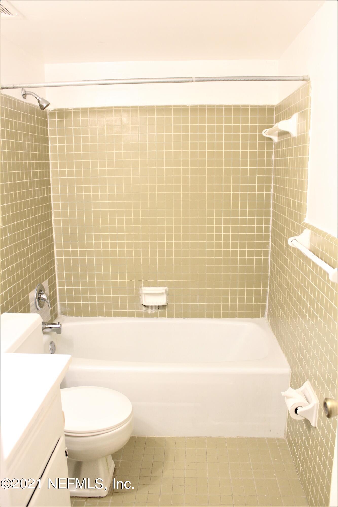 1557 El Prado Road, Unit 4 Jacksonville, FL 32216 - Photo 7 of 9 Bath 1_1(1)