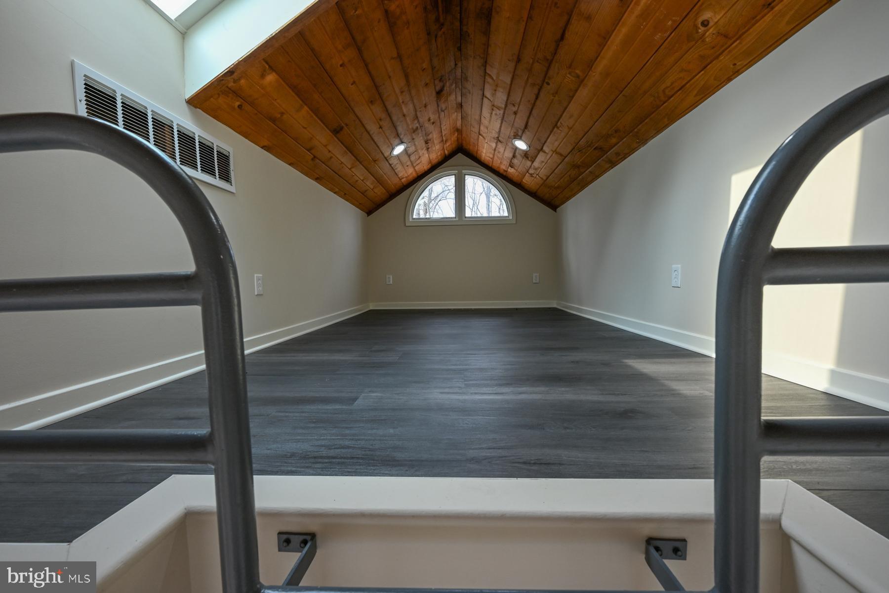 1717 Porters Hill Road Annapolis, MD 21401 - Photo 24 of 27 a view of an entryway