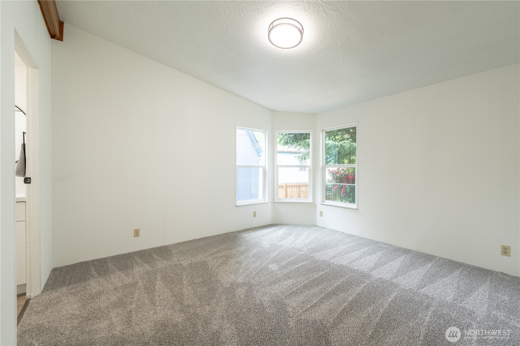 7701 Hardeson Road, Unit 52C Everett, WA 98203 - Photo 9 of 35