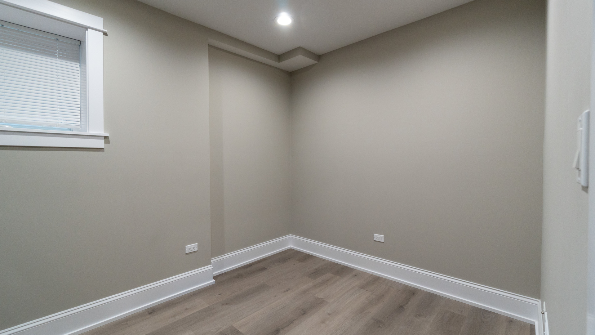 4745 North Beacon Street, Unit GS Chicago, IL 60640 - Photo 20 of 43 a view of an empty room