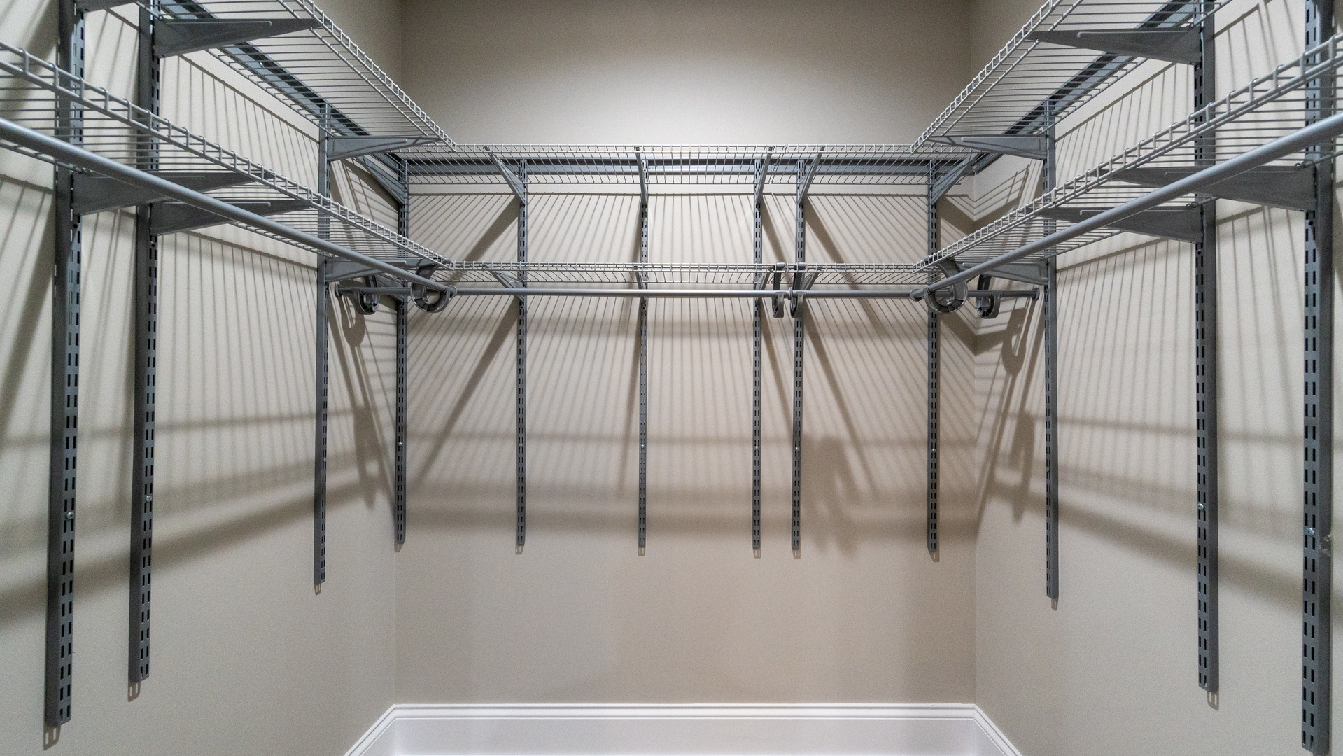 4745 North Beacon Street, Unit GS Chicago, IL 60640 - Photo 39 of 43 a view of entryway