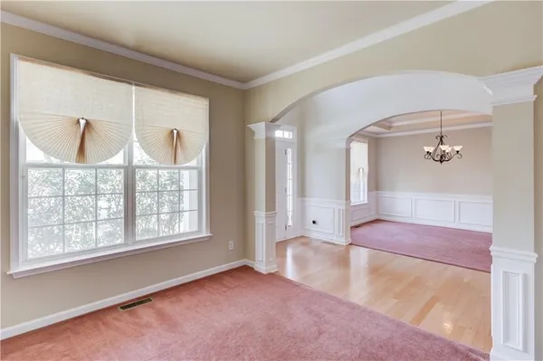 a view of livingroom with furniture