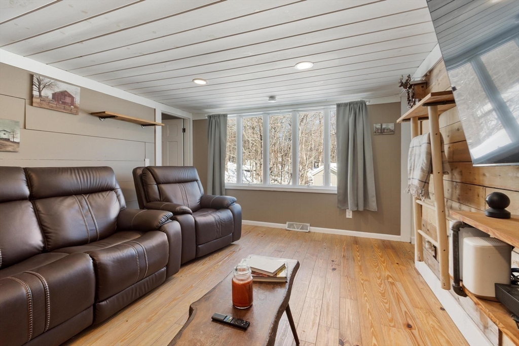 97 Worcester Road Westminster, MA 01473 - Photo 13 of 24