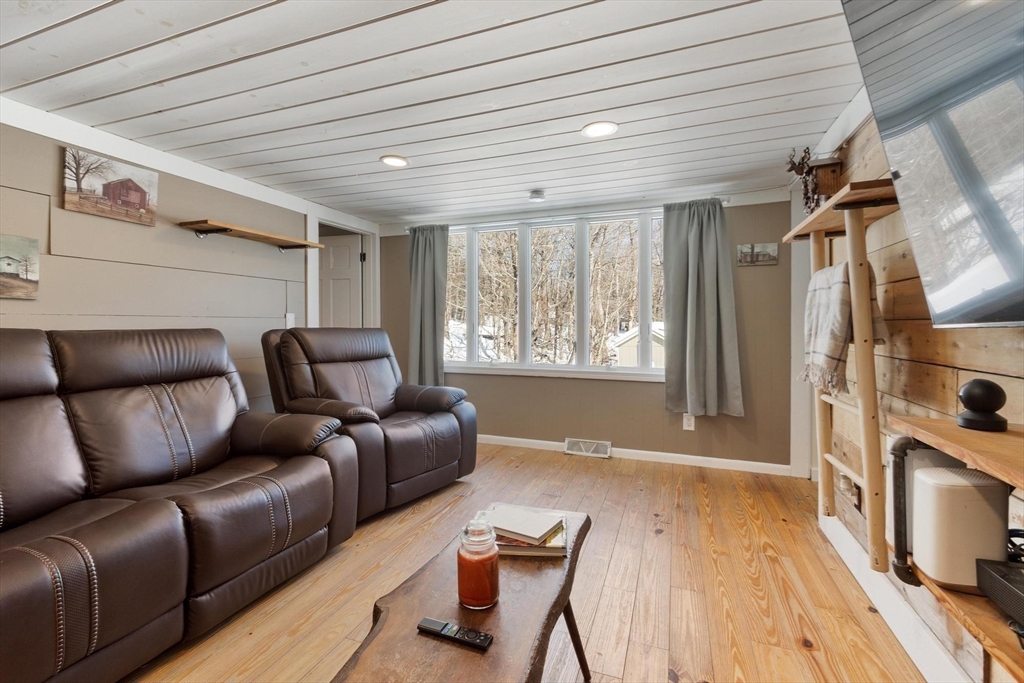 97 Worcester Road Westminster, MA 01473 - Photo 14 of 24