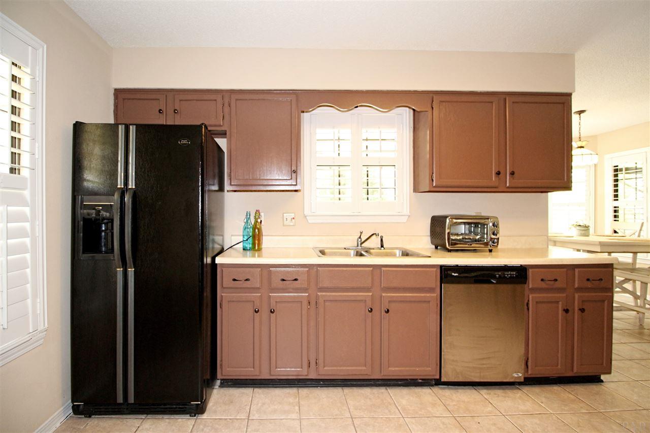 117 San Carlos Road Cantonment, FL 32533 - Photo 7 of 50 Gallery Image 7