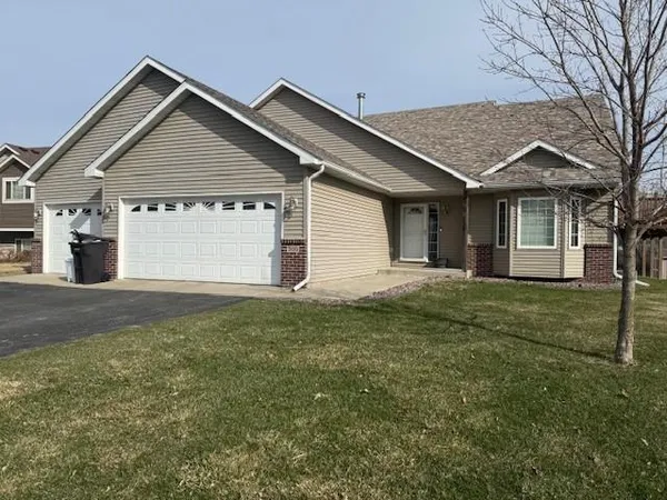 $2,450 | 516 Frankfort Way, Waverly, MN 55390