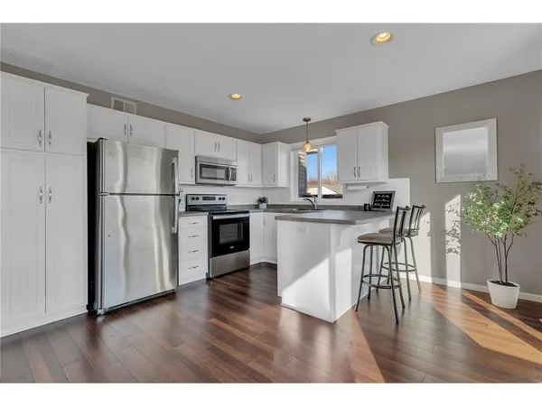 $2,450 | 516 Frankfort Way, Waverly, MN 55390