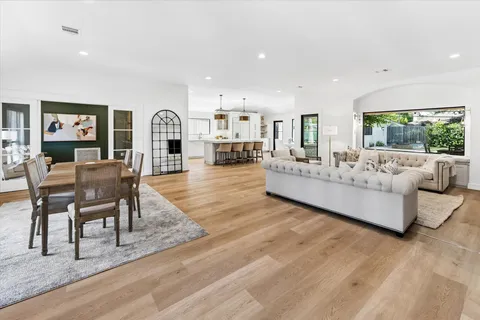 $1,325,000 | 10102 Candlewood Drive, Houston, TX 77042