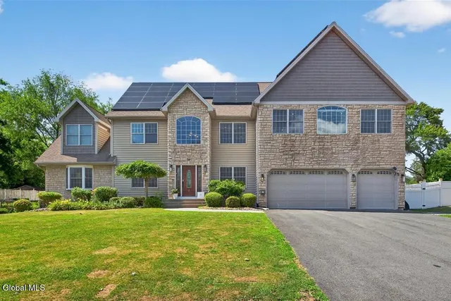 $959,000 | 10 Kimberly Street, Colonie, NY 12205