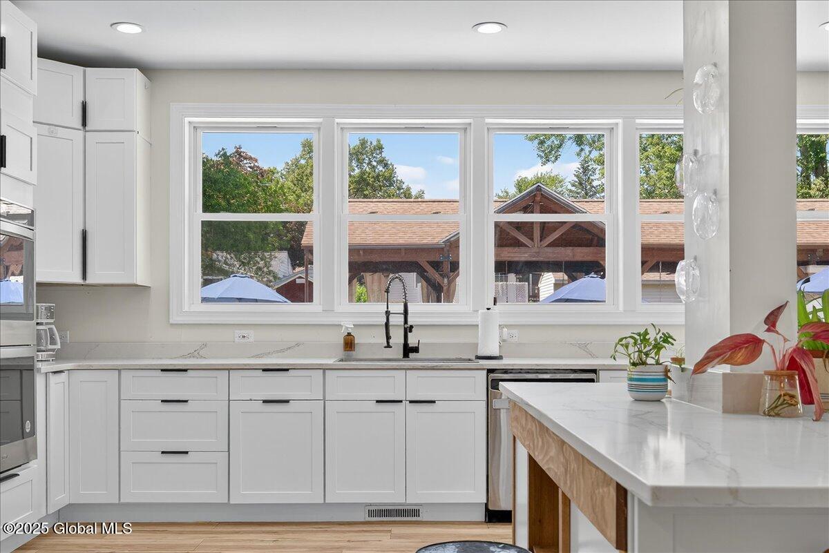 10 Kimberly Street Colonie, NY 12205 - Photo 12 of 103 059-10 KIMBERLY_-42