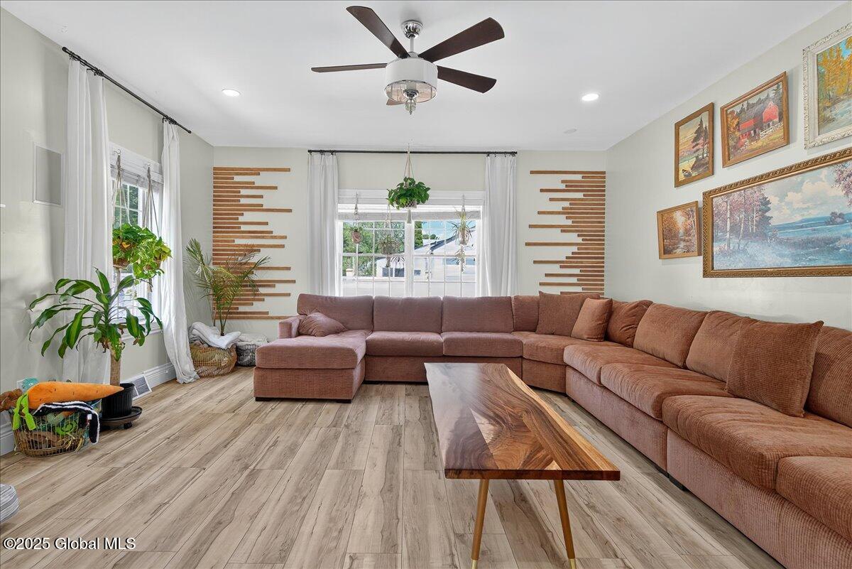 10 Kimberly Street Colonie, NY 12205 - Photo 22 of 103 085-10 KIMBERLY_-68