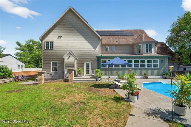 $959,000 | 10 Kimberly Street, Colonie, NY 12205